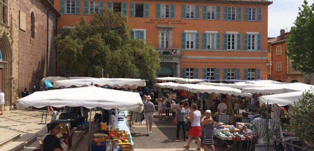 Provencaalse markt Frejus Centre