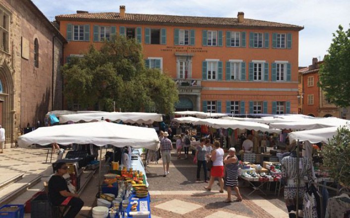 Provencaalse markt Frejus Centre