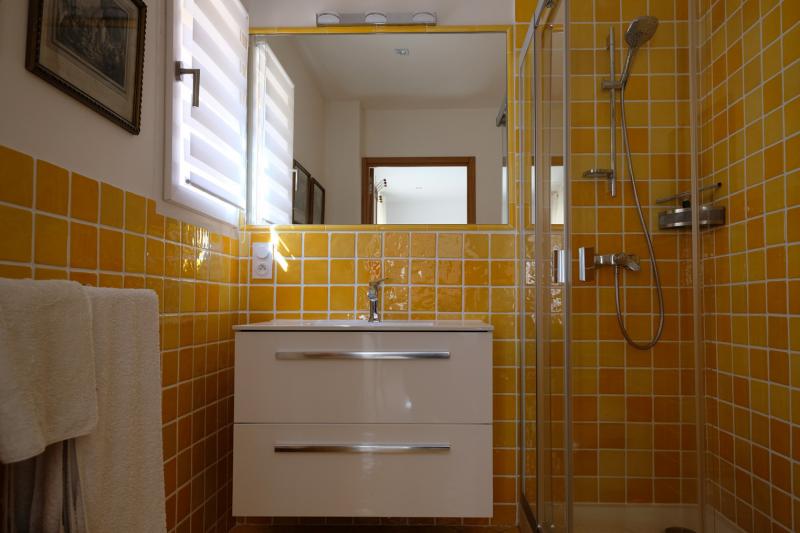 Badkamer slaapkamer 1