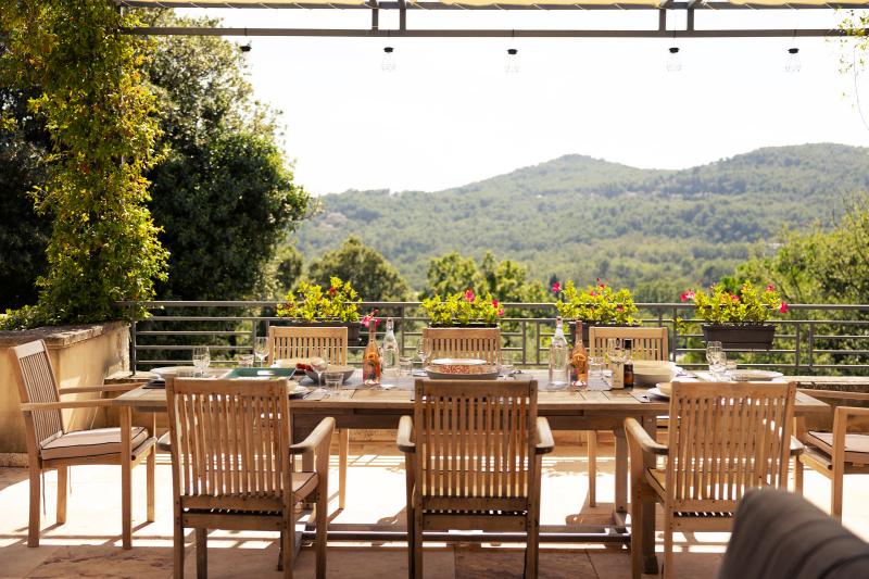 Heerlijk terras met breed uitzicht