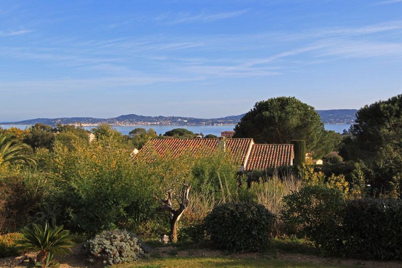 Panoramisch uitzicht op de Golf van Saint Tropez