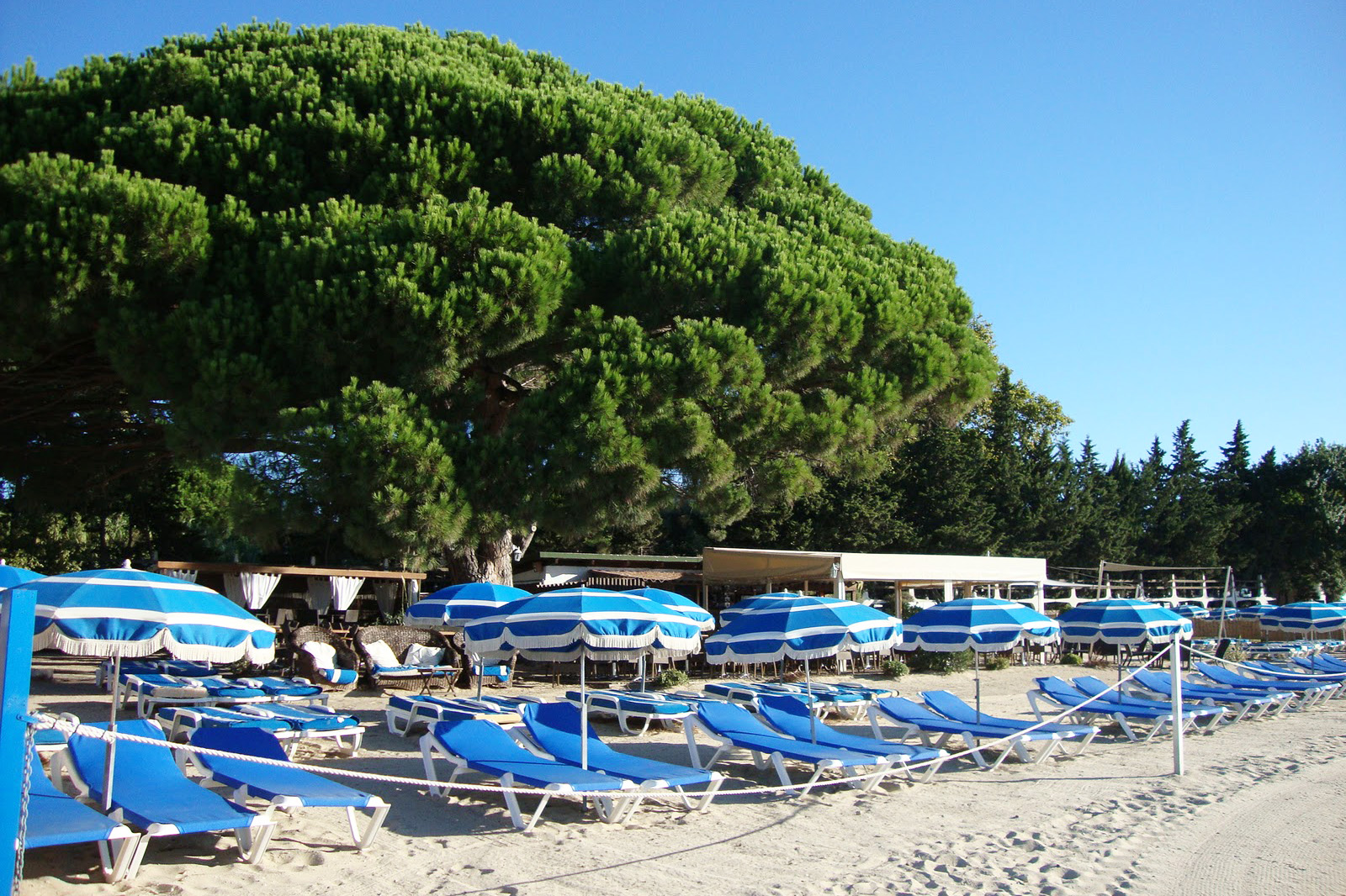 Privé strand op loopafstand