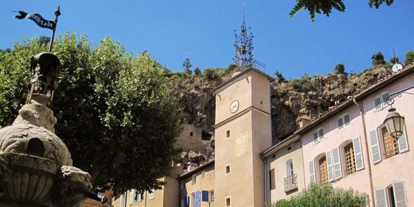 Cotignac ‘village de caractère’ in de Provence!